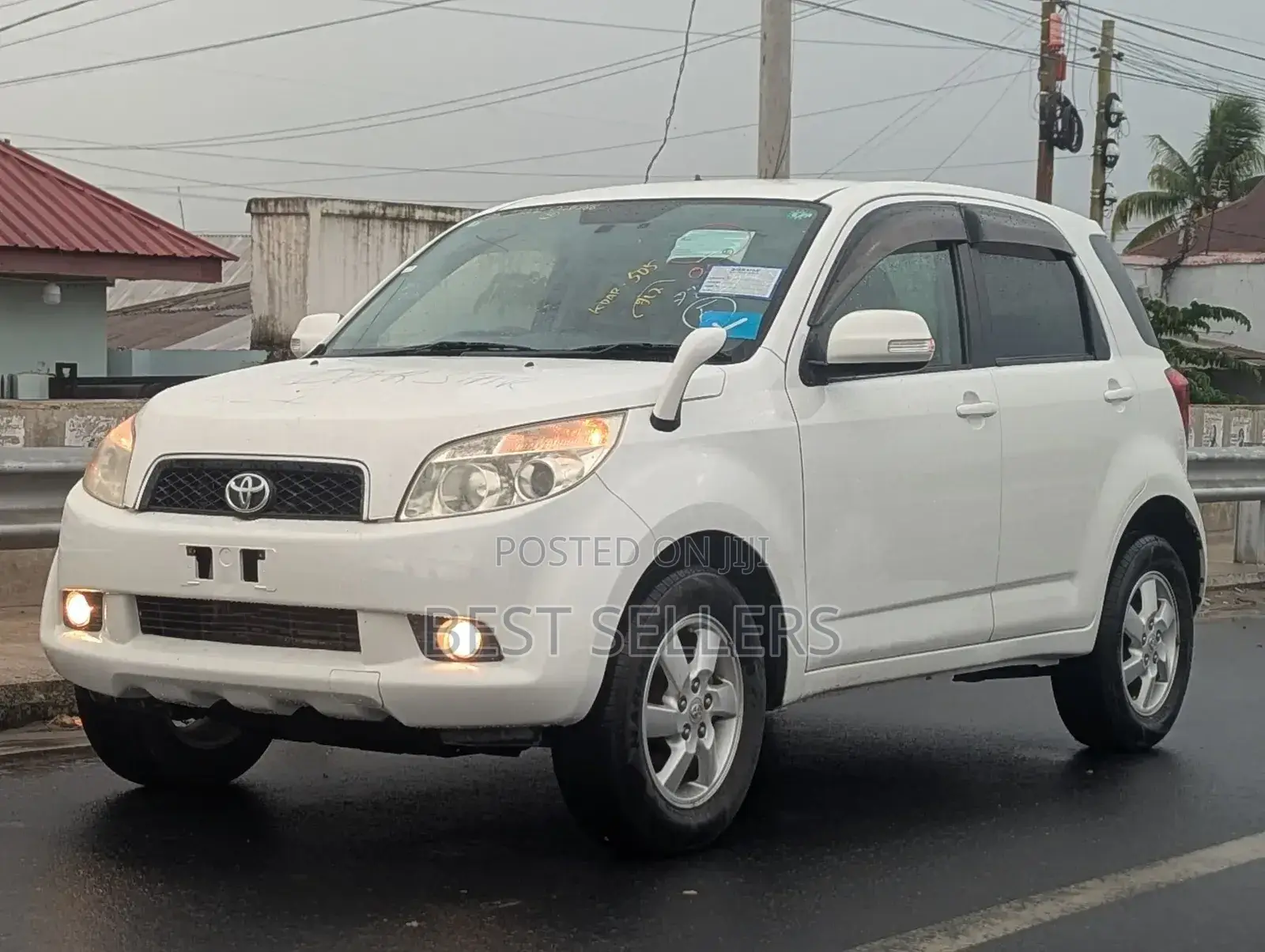 Toyota Regius 2007 White
