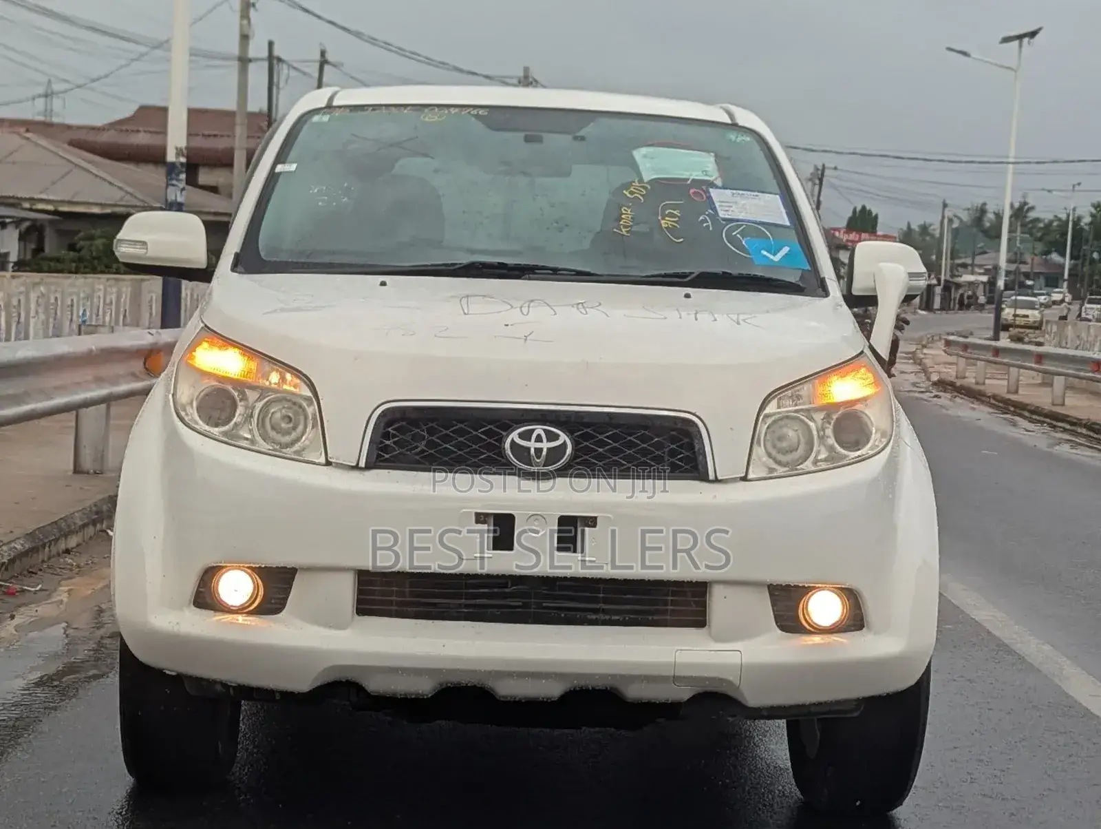 Toyota Regius 2007 White