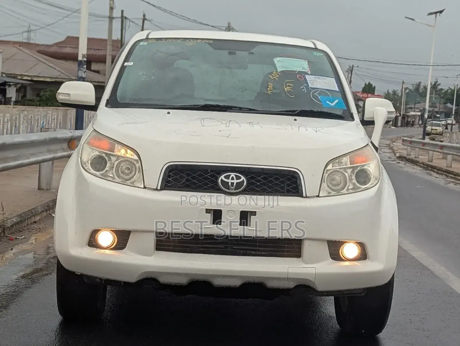 Toyota Regius 2007 White