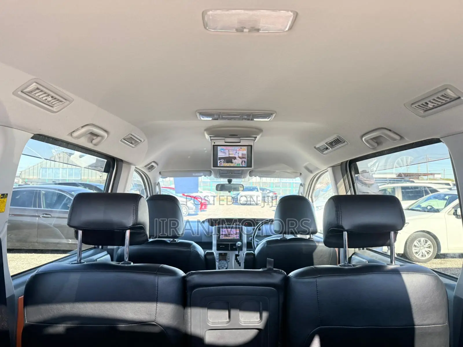 Toyota Noah 2.0 143hp AWD (7 Seater) 2008 White