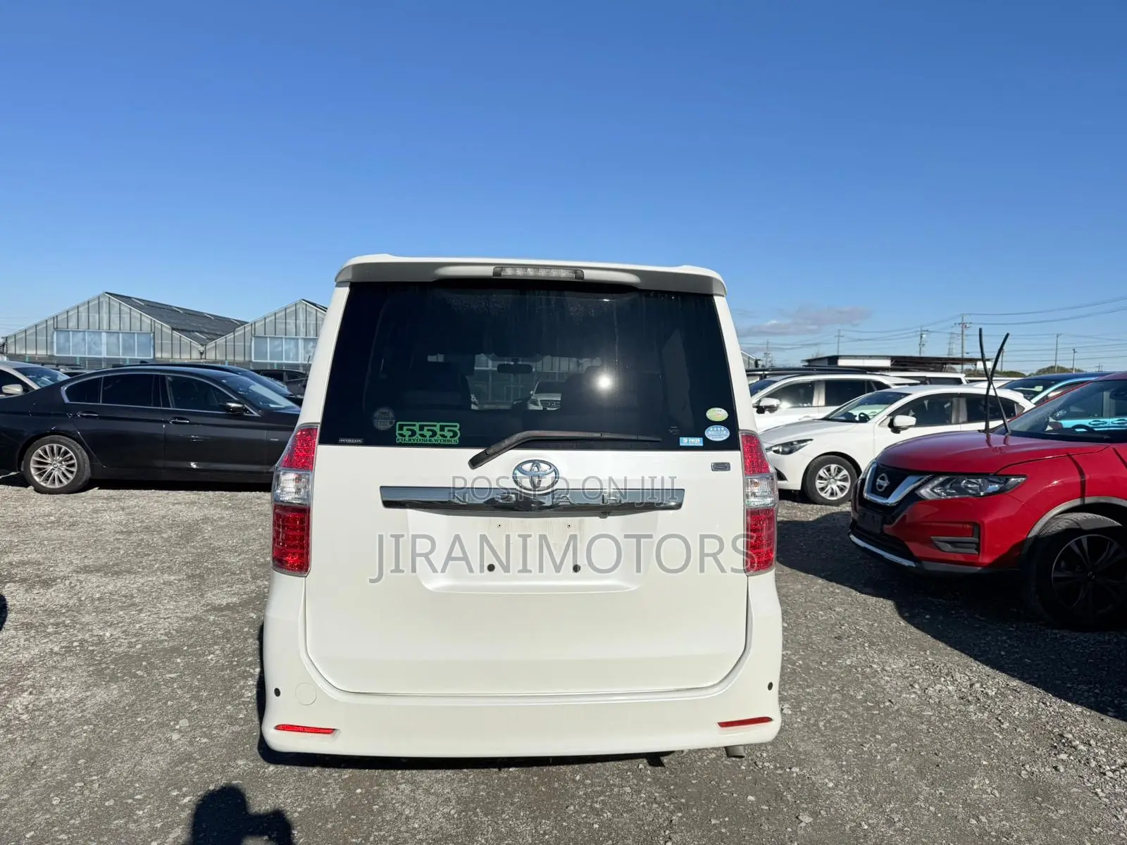 Toyota Noah 2.0 143hp AWD (7 Seater) 2008 White
