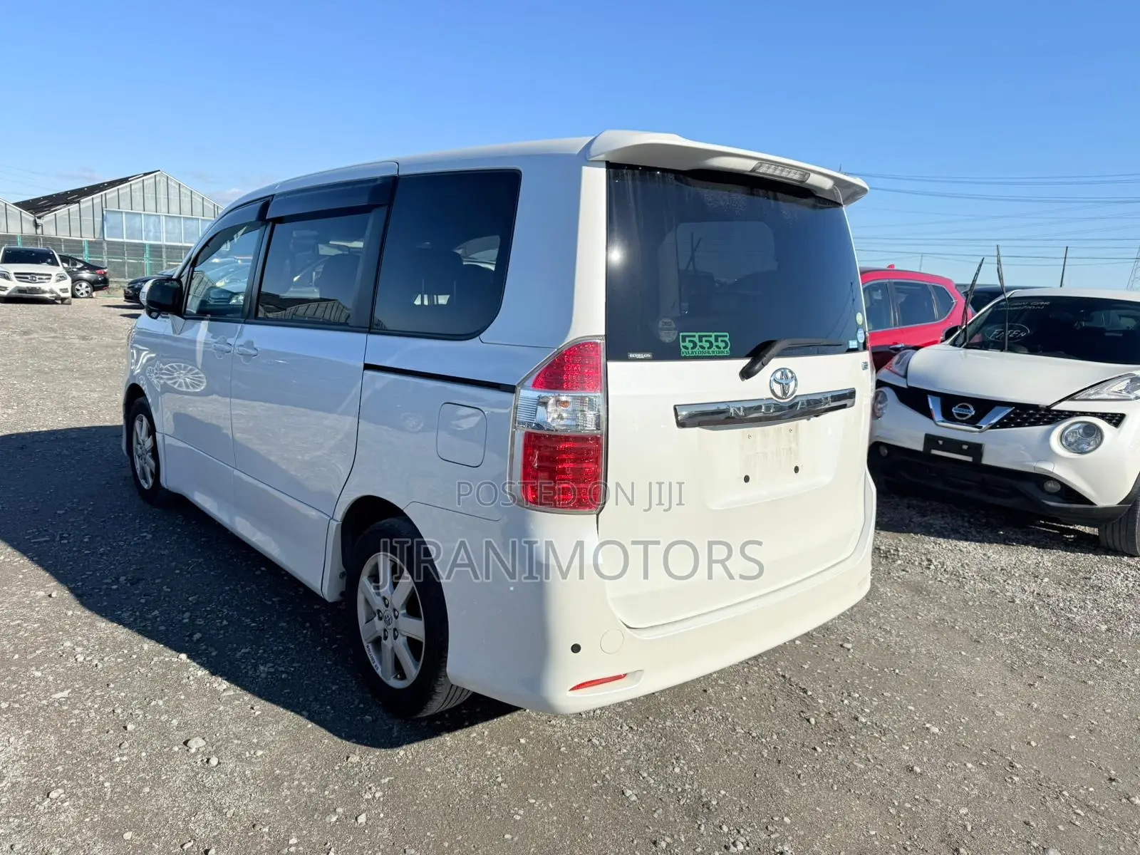 Toyota Noah 2.0 143hp AWD (7 Seater) 2008 White