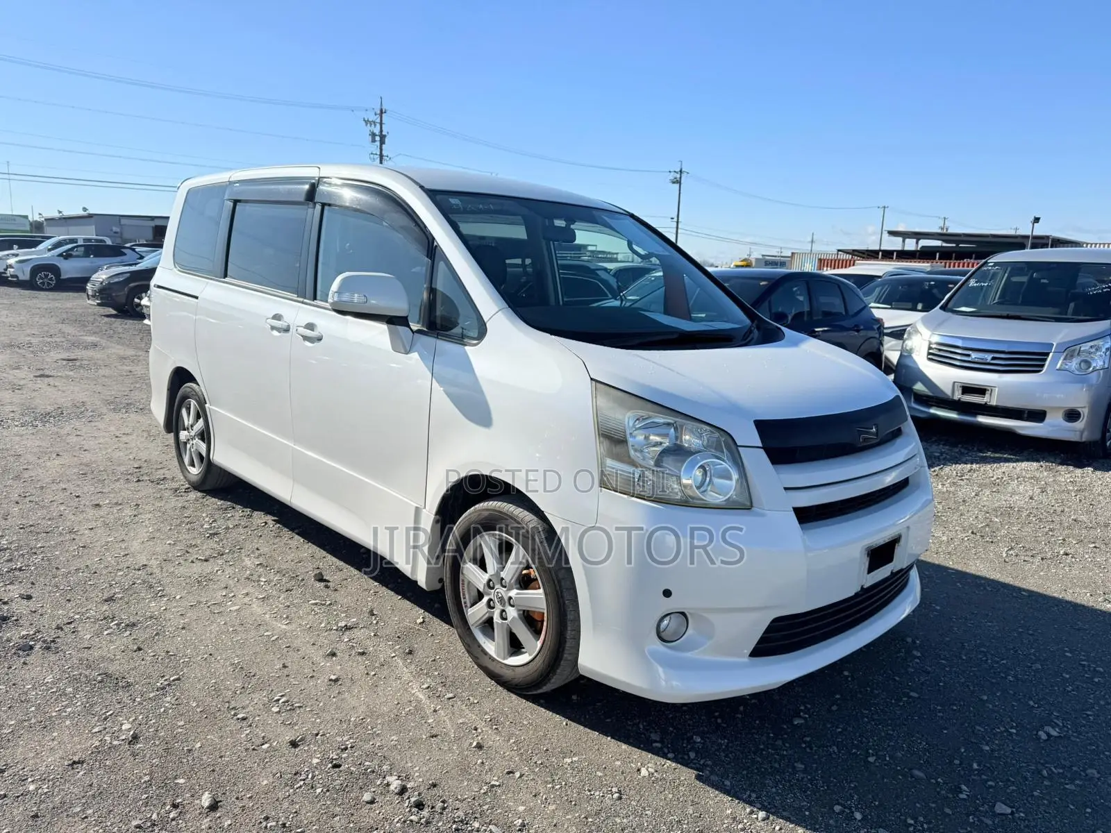 Toyota Noah 2.0 143hp AWD (7 Seater) 2008 White