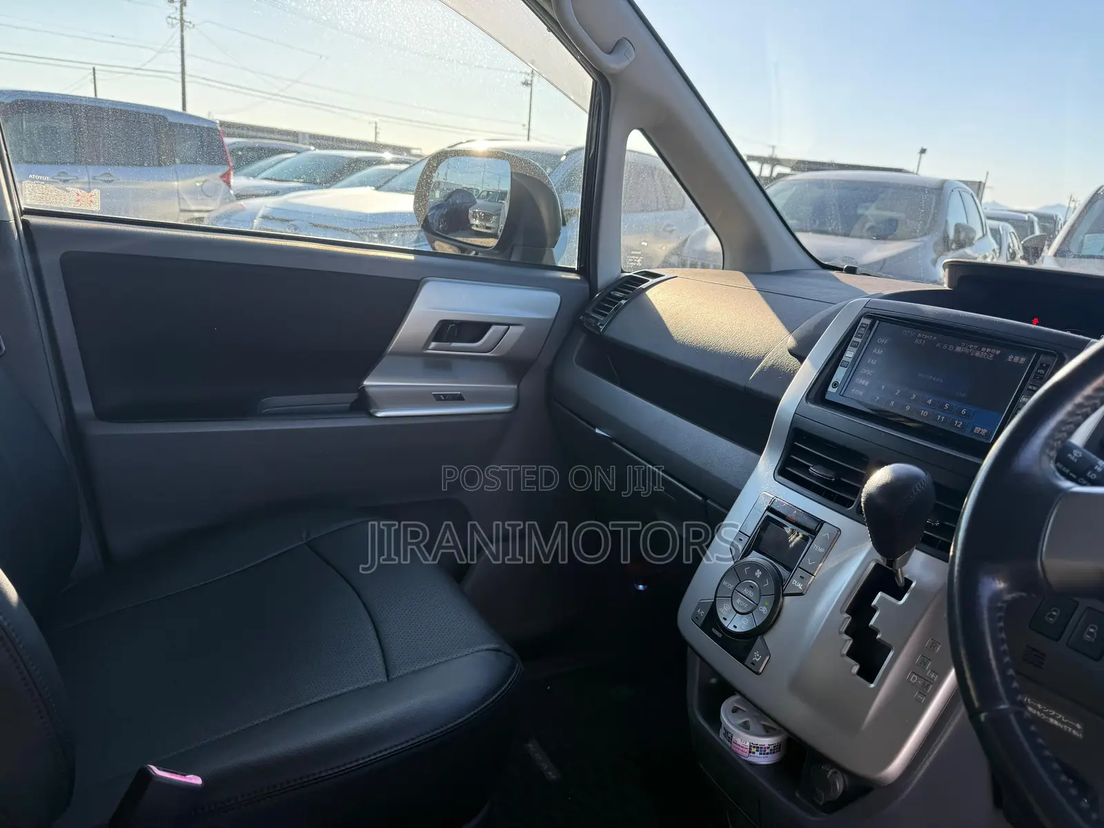 Toyota Noah 2.0 143hp AWD (7 Seater) 2009 Black
