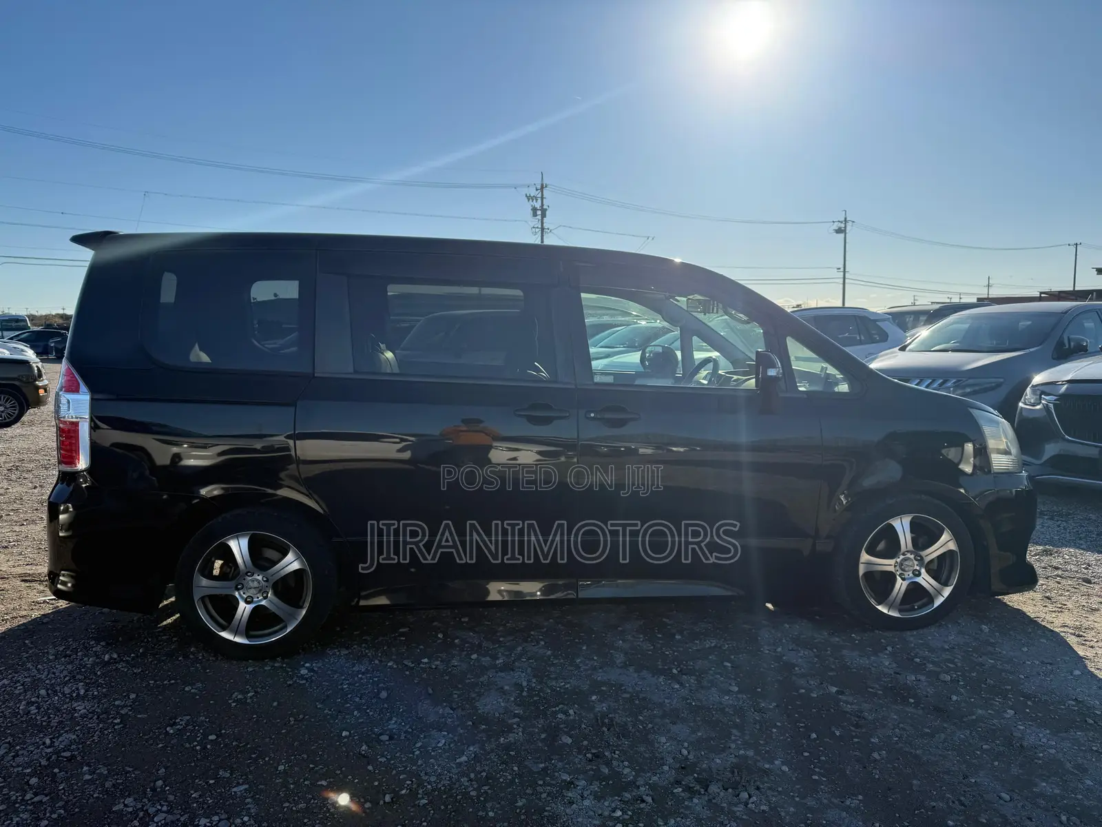 Toyota Noah 2.0 143hp AWD (7 Seater) 2009 Black