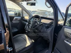 Toyota Noah 2.0 143hp AWD (7 Seater) 2009 Black