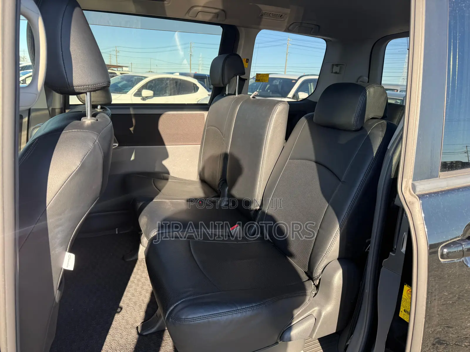 Toyota Noah 2.0 143hp AWD (7 Seater) 2009 Black