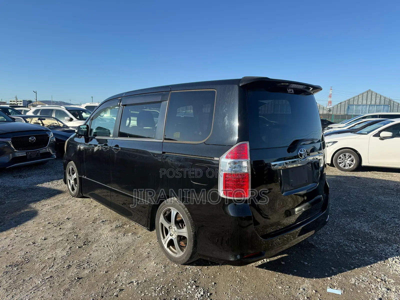 Toyota Noah 2.0 143hp AWD (7 Seater) 2009 Black