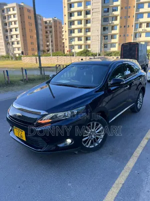 Toyota Harrier 2.0 2016 Black
