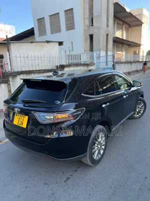 Toyota Harrier 2.0 2016 Black