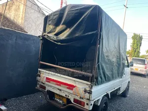 Suzuki Super Carry 2000 White
