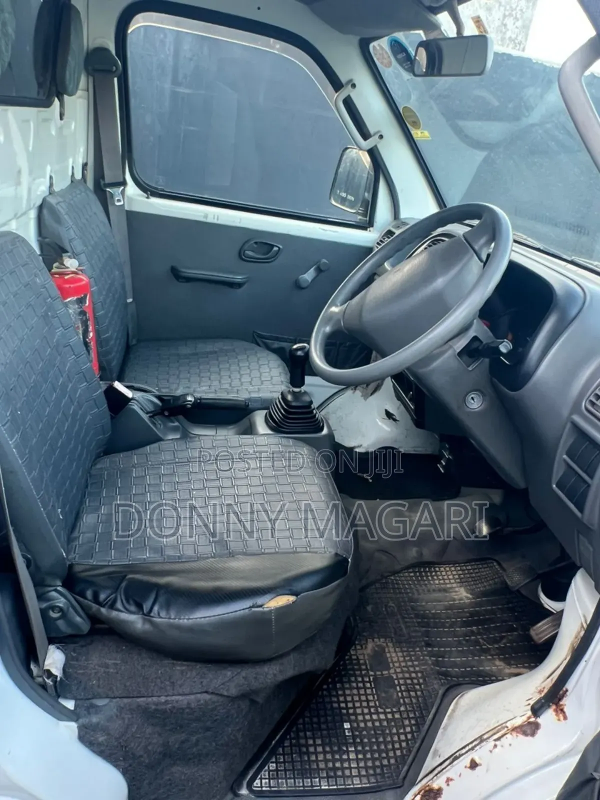 Suzuki Super Carry 2000 White