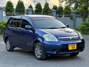 Toyota Raum 2008 Blue