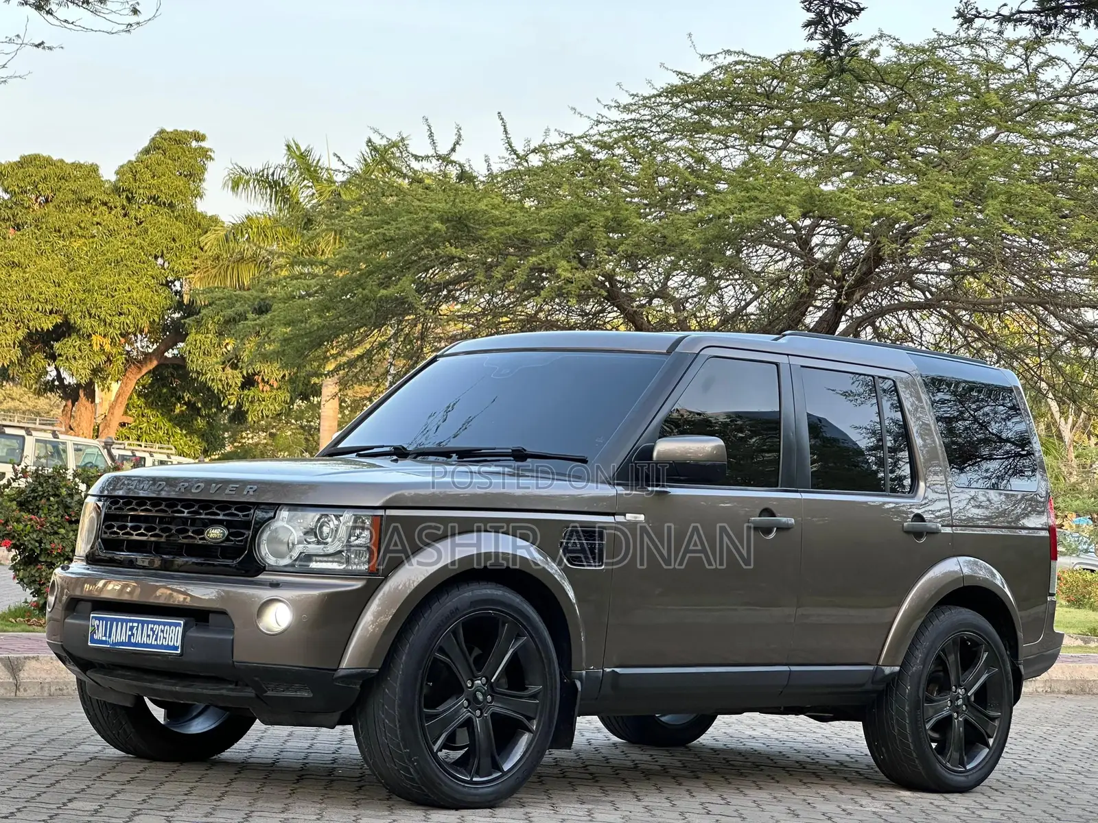 Land Rover Discovery 2010 Brown