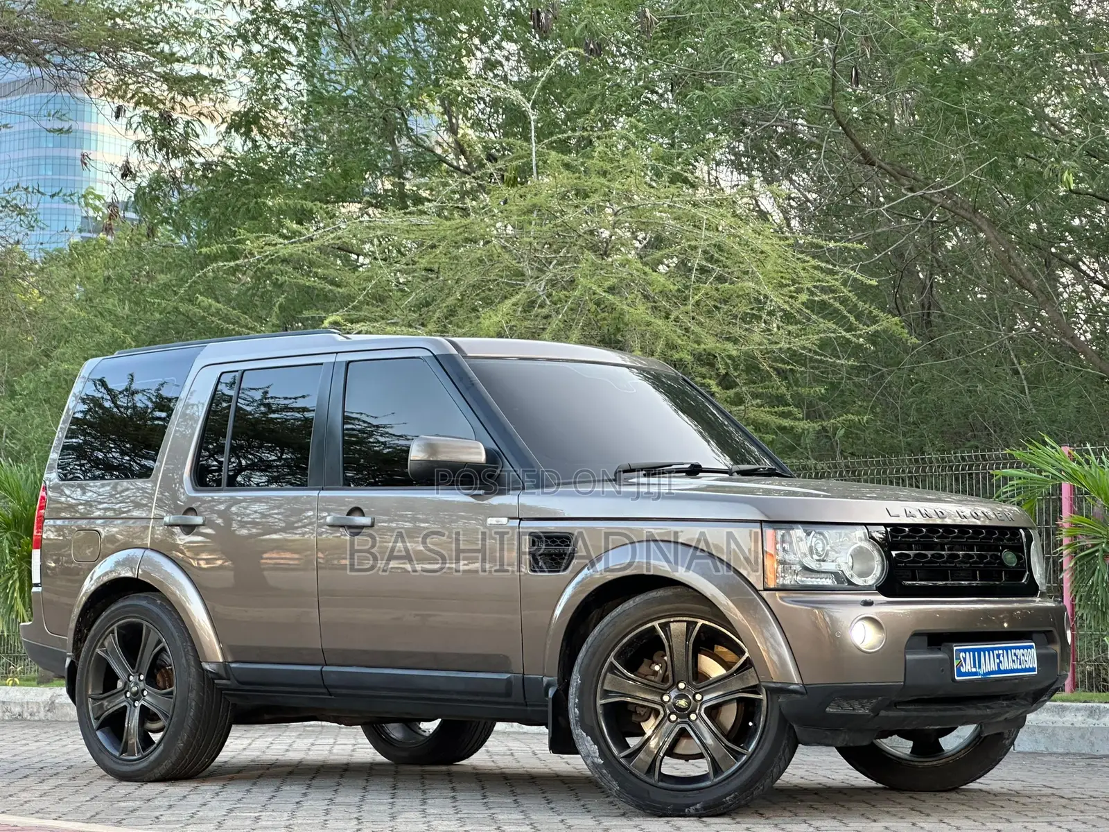 Land Rover Discovery 2010 Brown