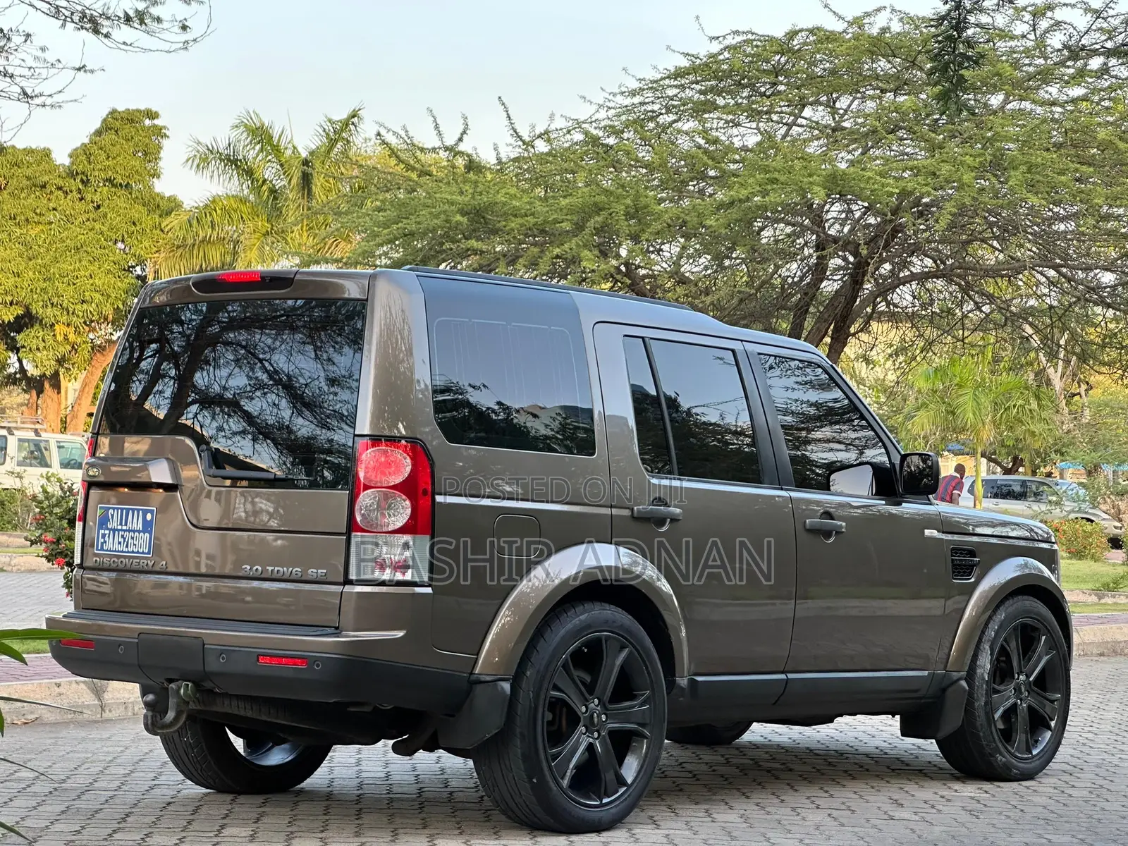 Land Rover Discovery 2010 Brown