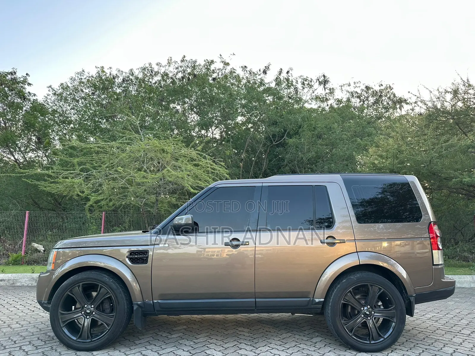 Land Rover Discovery 2010 Brown