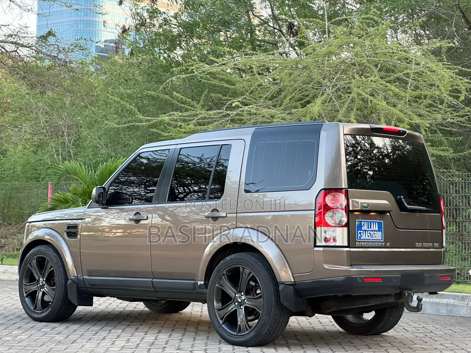 Land Rover Discovery 2010 Brown