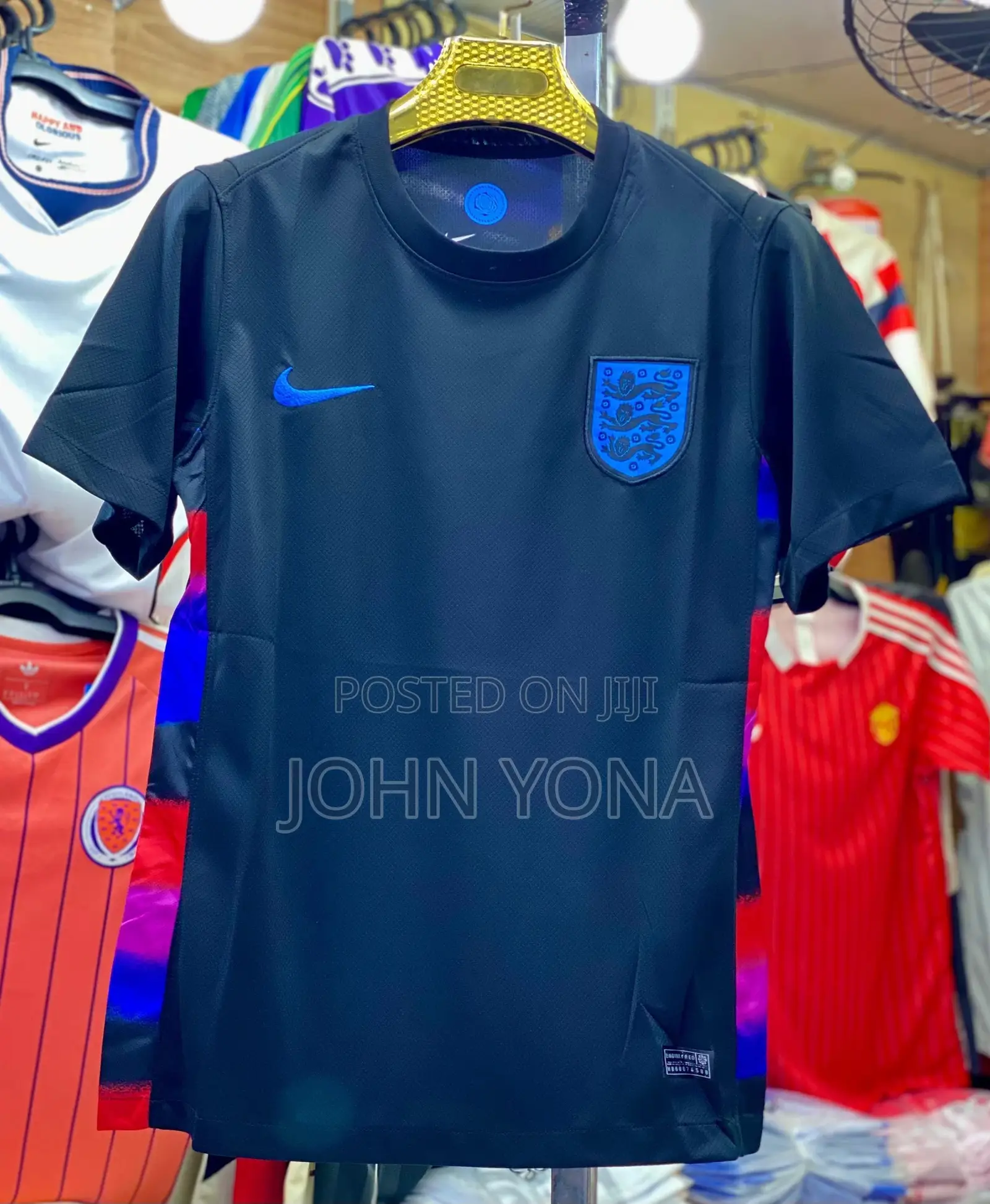 England 2018/2019 Training Football Shirt.