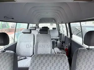 Toyota HiAce Siyaya 2004 White