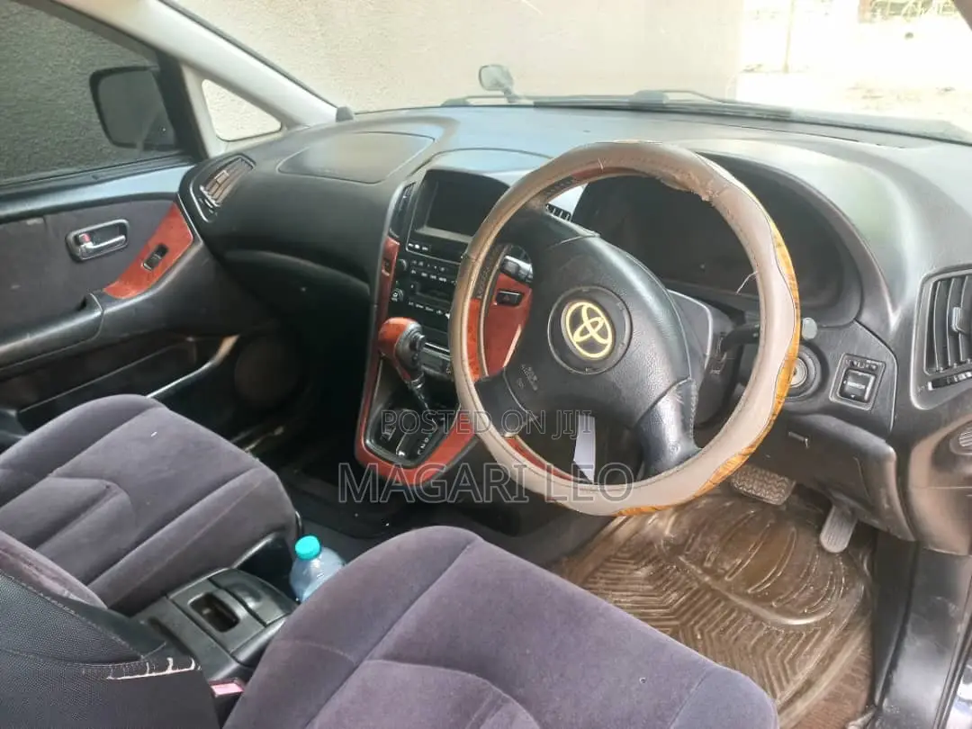 Toyota Harrier 2004 Black