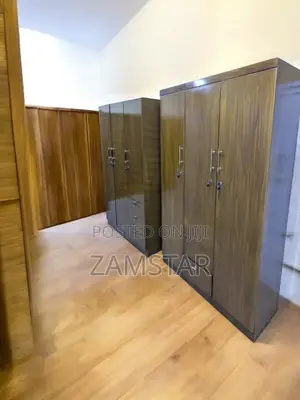 Kabati La Nguo Milango Mitatu (3 Doors Wardrobe)