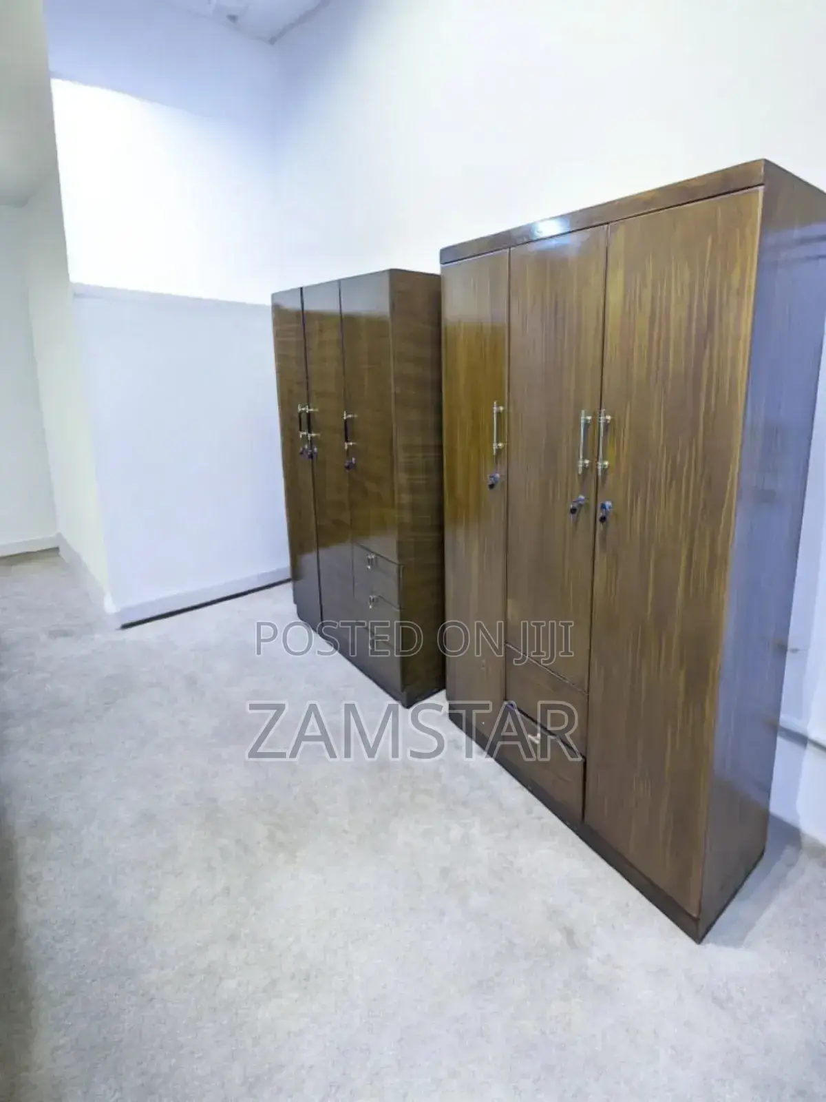 Kabati La Nguo Milango Mitatu (3 Doors Wardrobe)