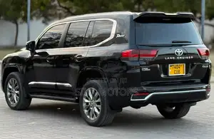Toyota Land Cruiser 2010 Black