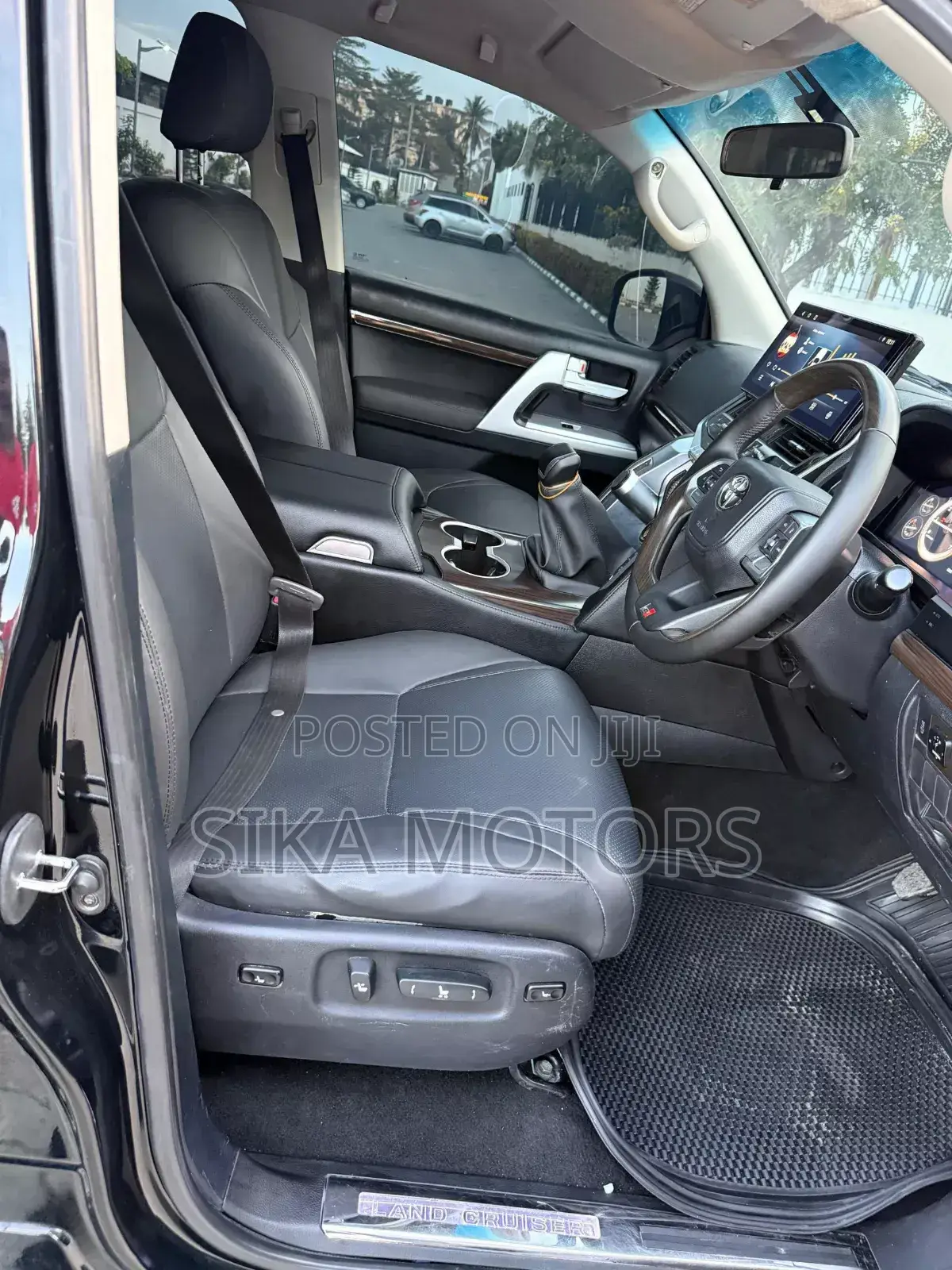 Toyota Land Cruiser 2010 Black