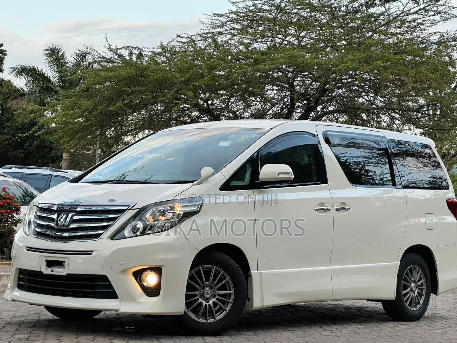 Toyota Alphard 2013 White
