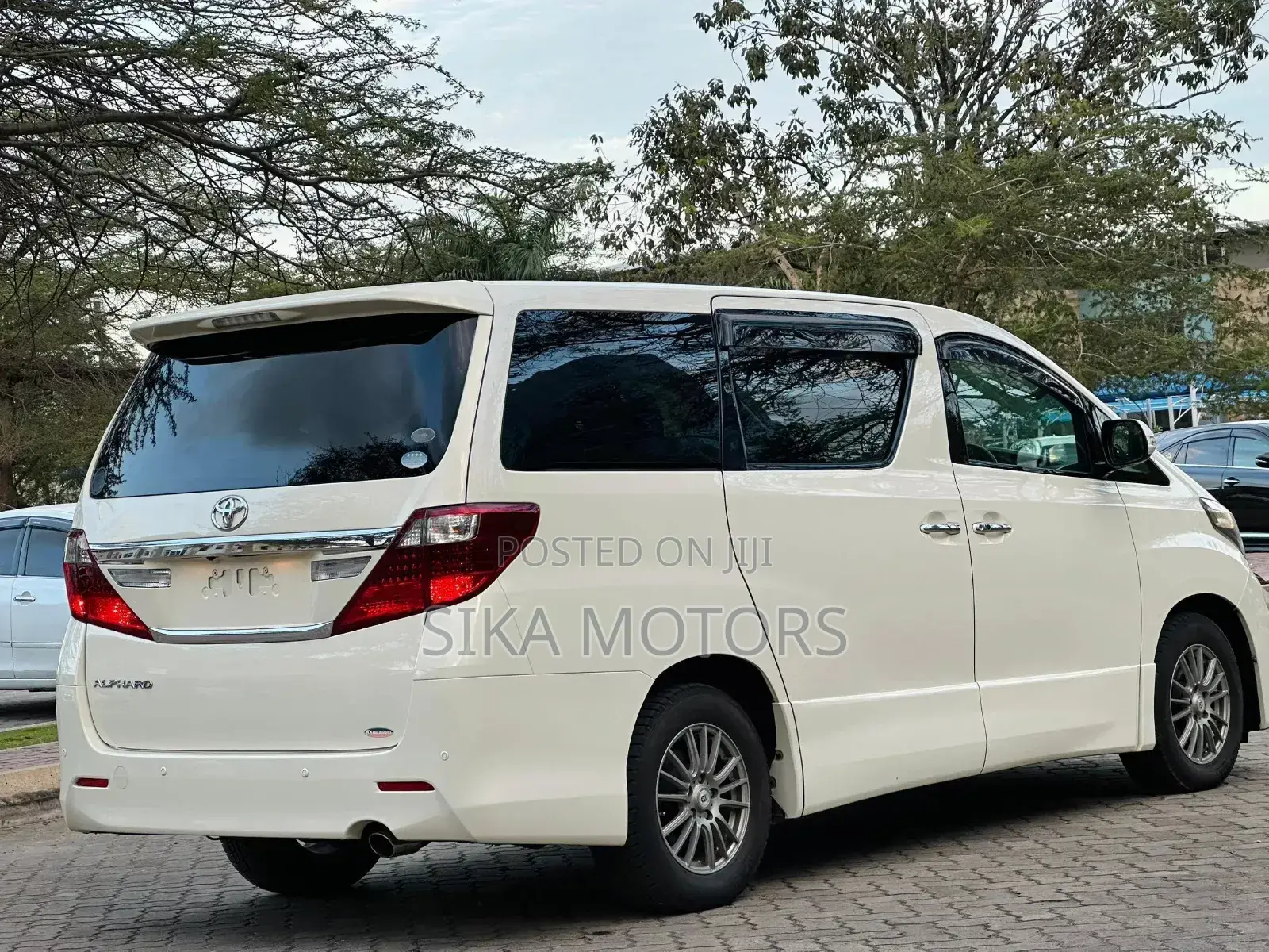 Toyota Alphard 2013 White