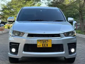 Mitsubishi Outlander 2010 Silver