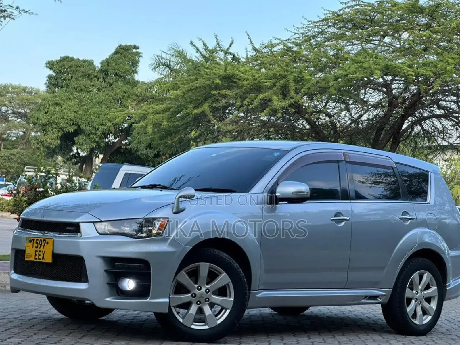 Mitsubishi Outlander 2010 Silver