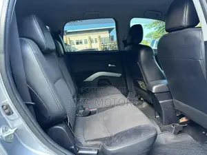 Mitsubishi Outlander 2010 Silver
