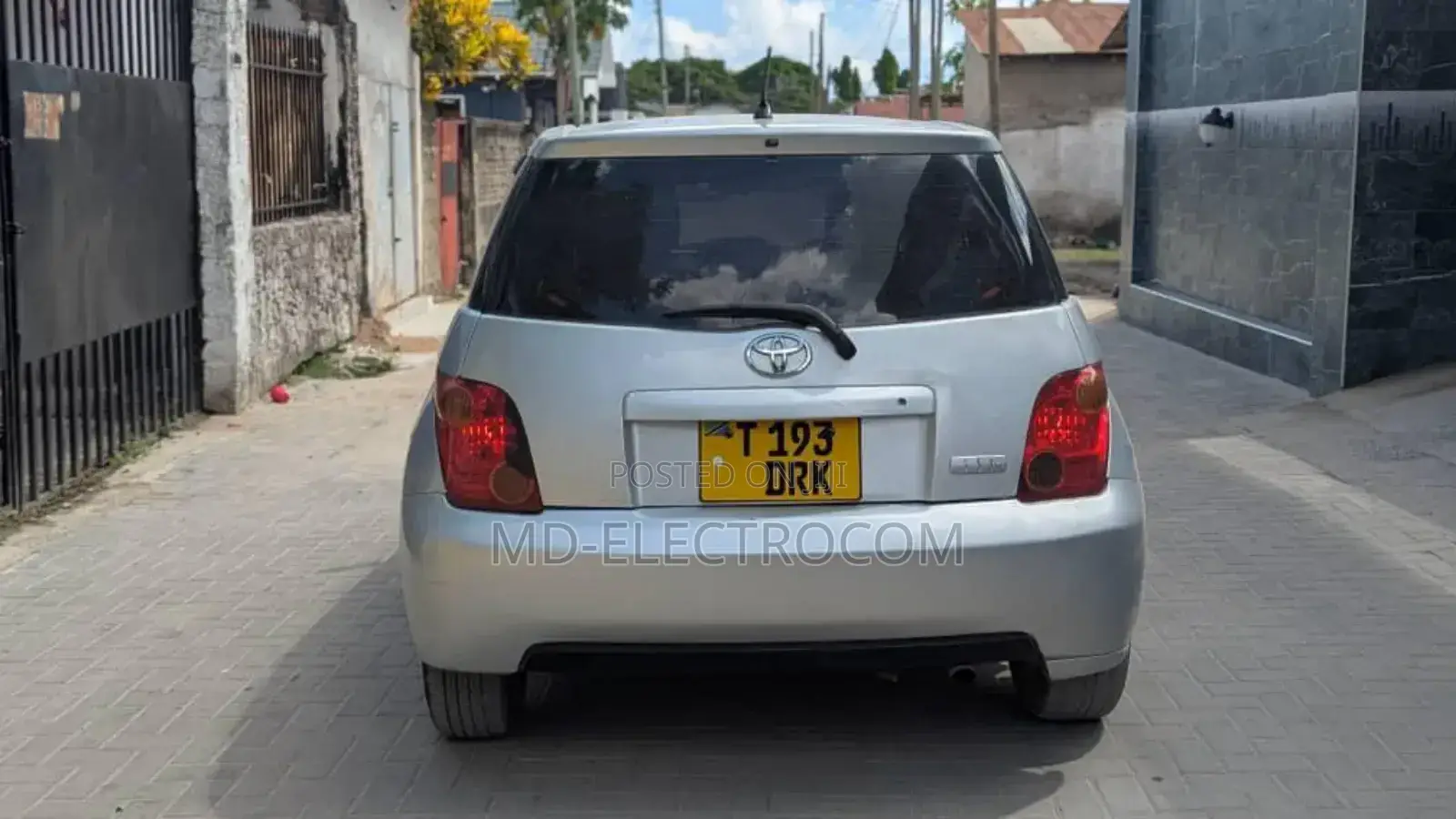 Toyota IST 2005 Silver