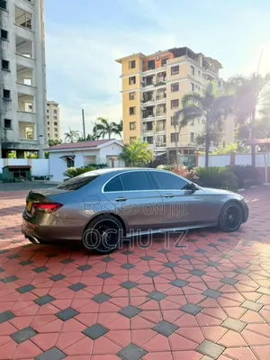 Mercedes-Benz E200 2017 Gray