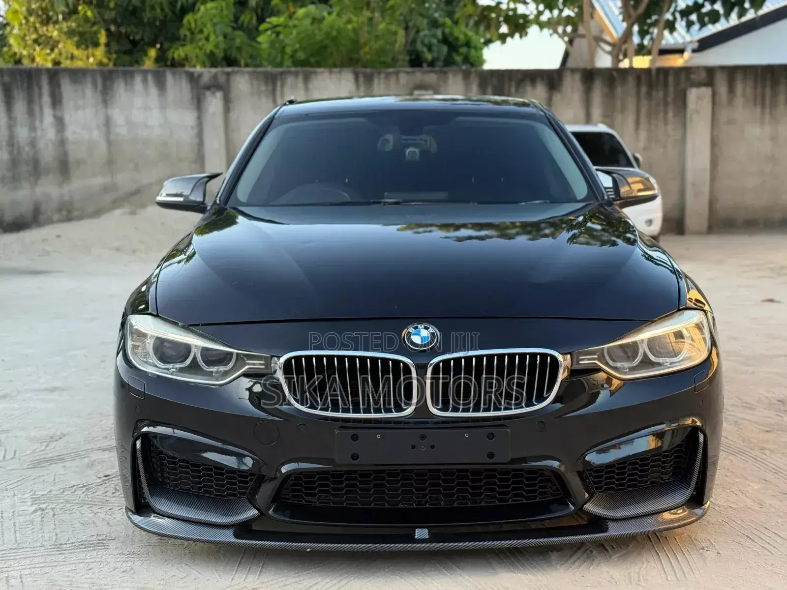 BMW 320i Sedan RWD 2013 Black