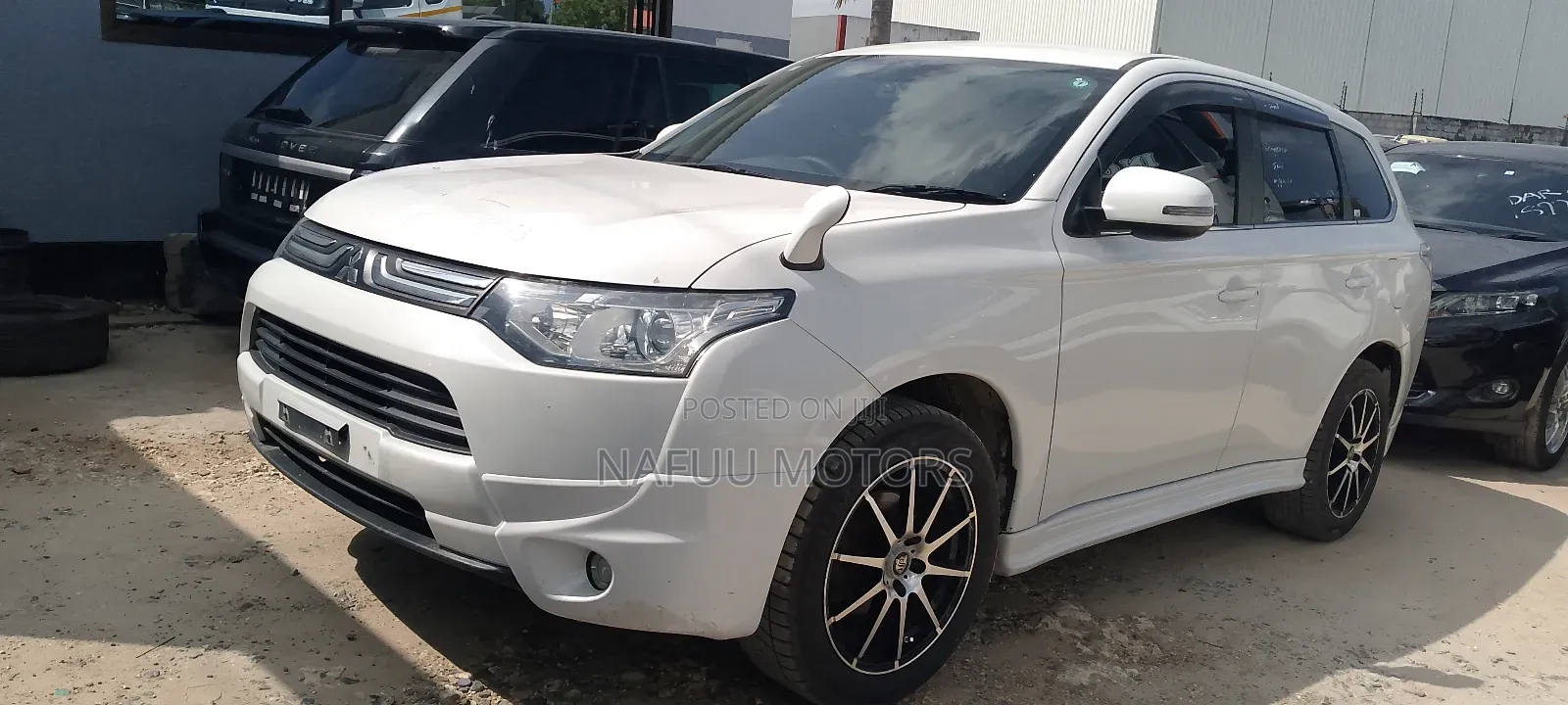 Mitsubishi Outlander 2012 White