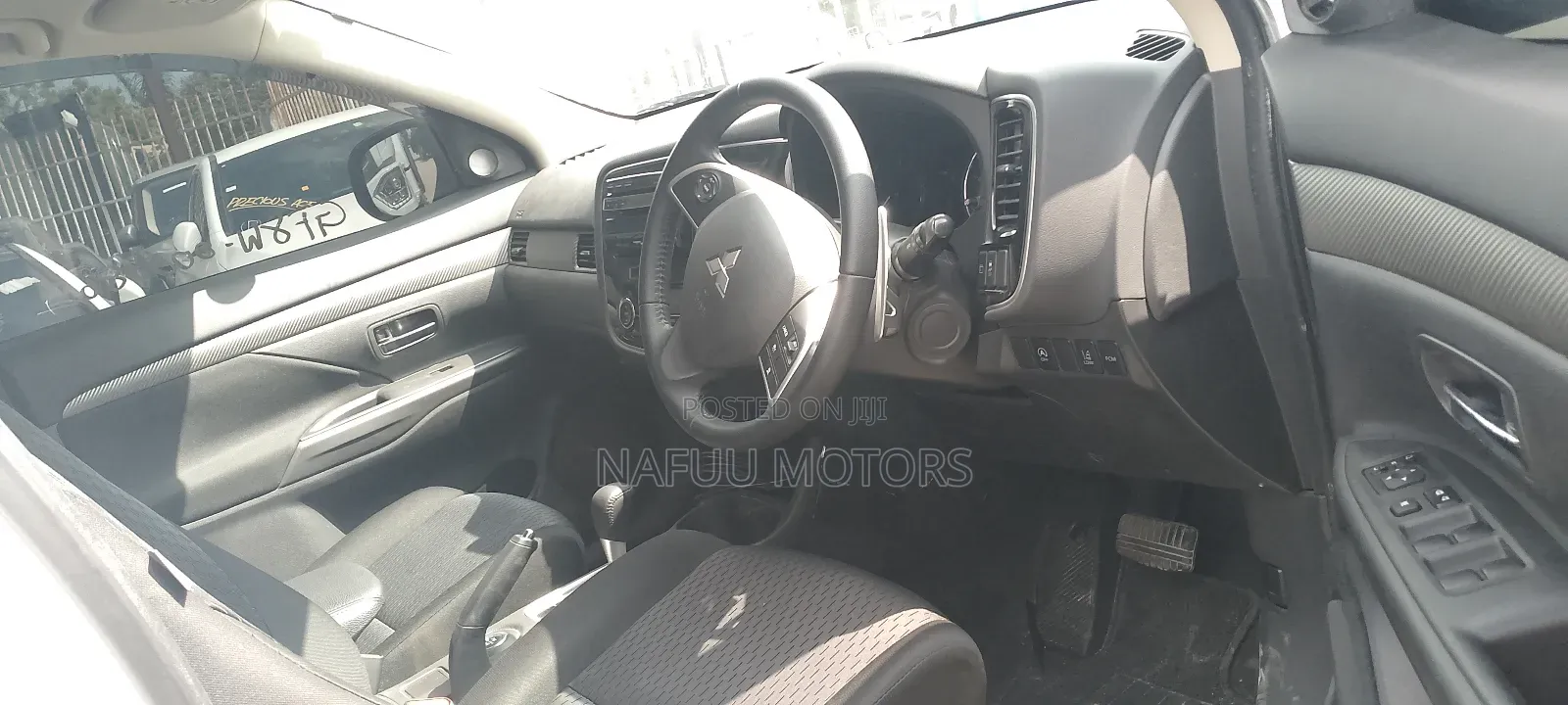 Mitsubishi Outlander 2012 White