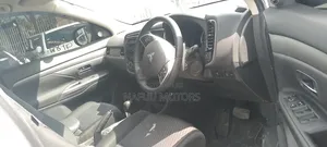 Mitsubishi Outlander 2012 White