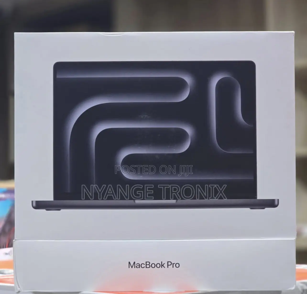New Laptop Apple Macbook Pro 2025 M5 14-Inch 16GB Apple M5 SSD 512GB