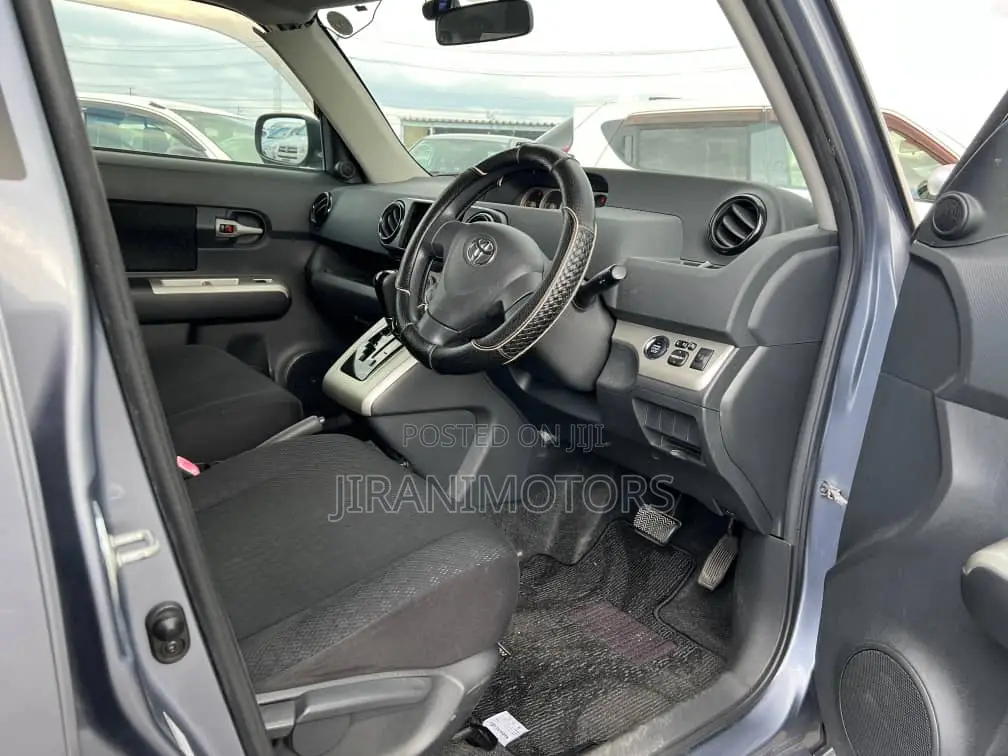 Toyota Corolla Rumion Hatchback 1.5 FWD 2008 Gray