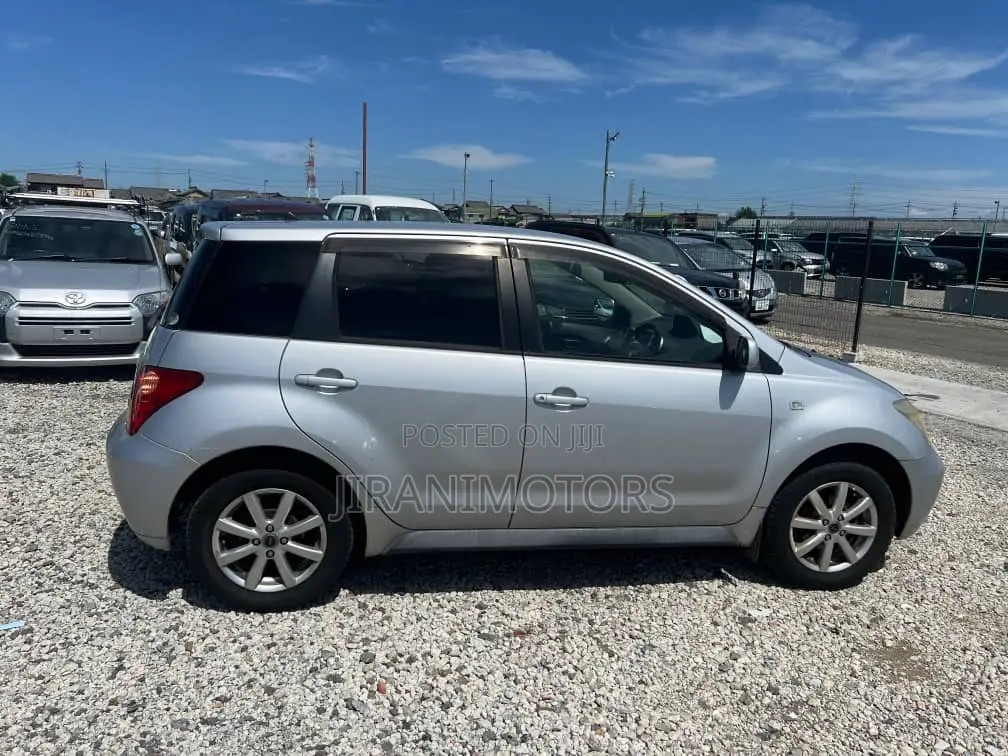 Toyota IST 2004 Gray