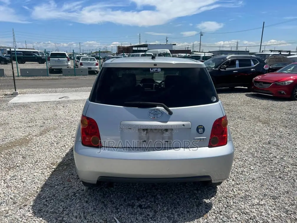 Toyota IST 2004 Gray