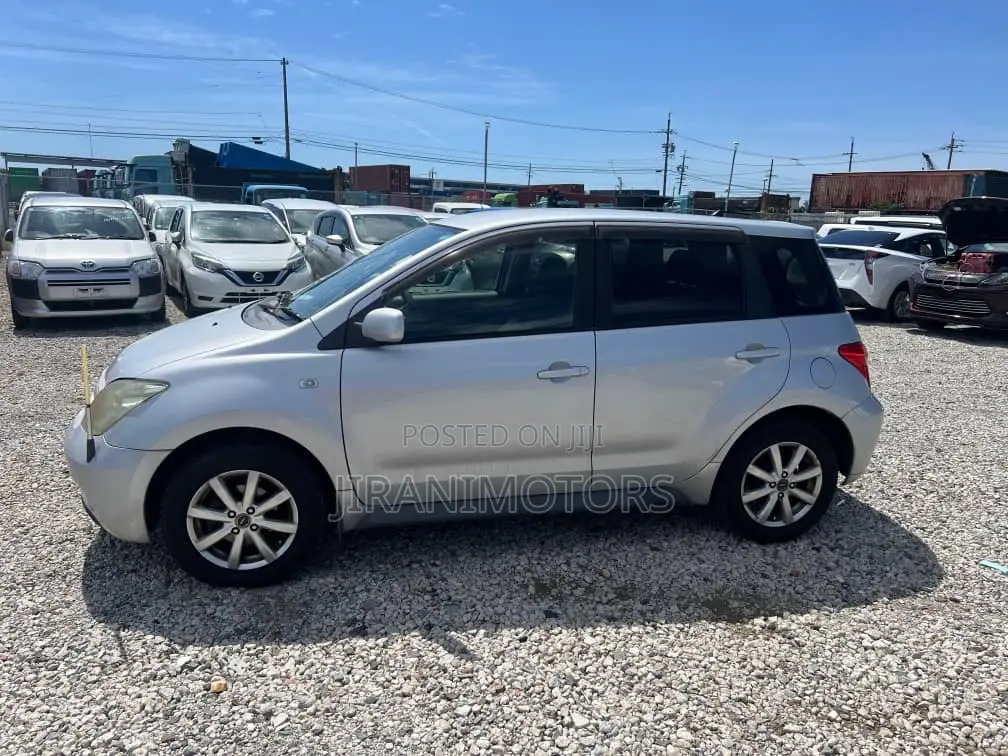 Toyota IST 2004 Gray