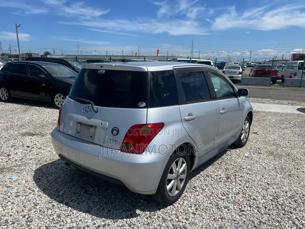 Toyota IST 2004 Gray
