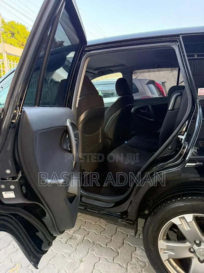 Toyota RAV4 2.5 2010 Black