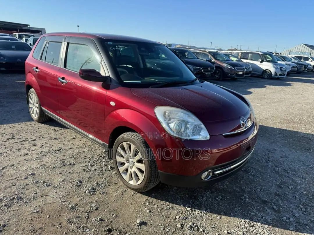 Mazda Verisa 2011 Red