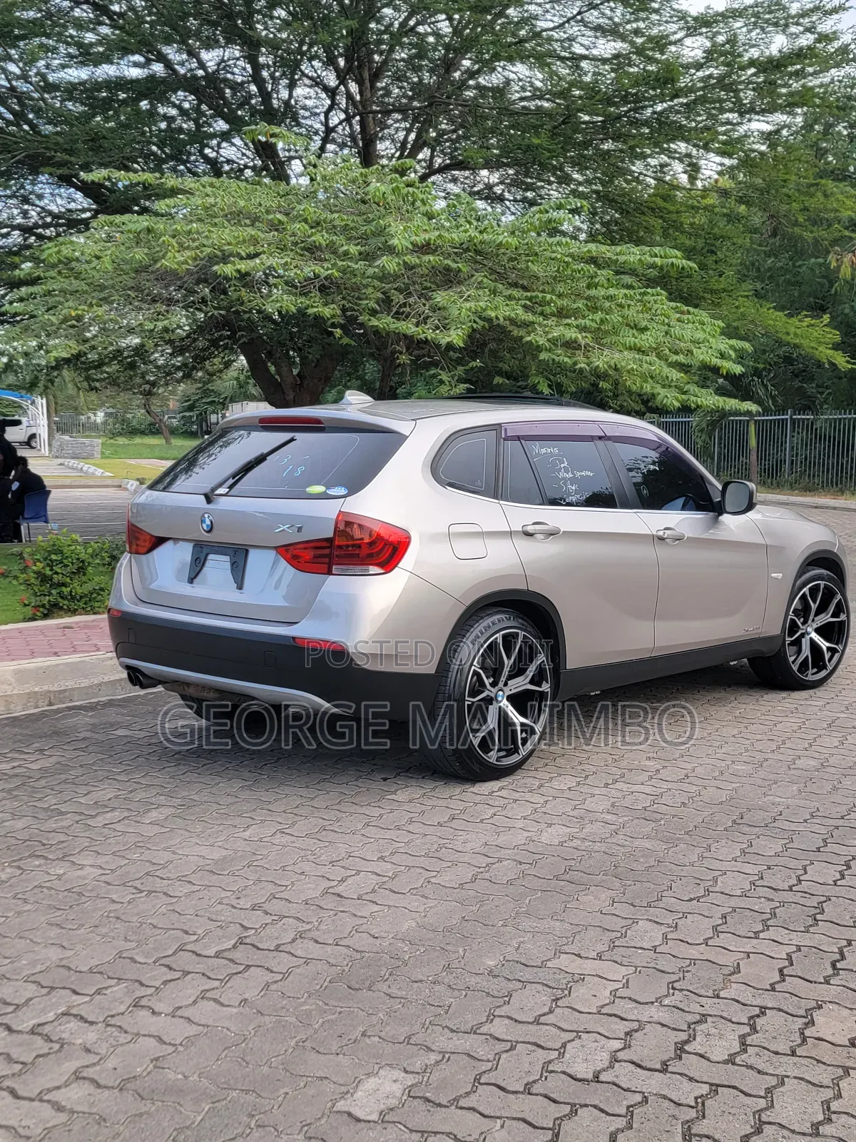 BMW X1 2011 Gold