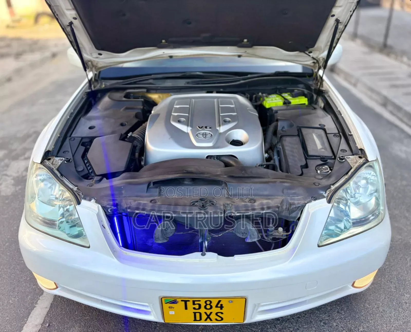 Toyota Crown 2004 White